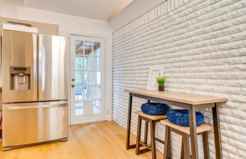 1 Mi to Campus! Creekside Austin Home with Game Room - Foto 8