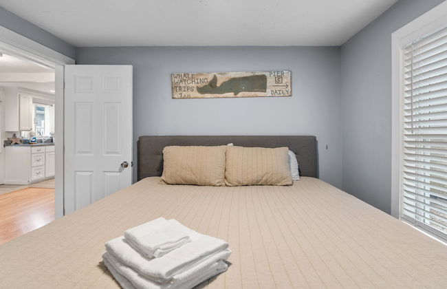 King St. Cottage - Photo 4