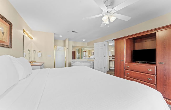 Grand Crowne Resort - Photo 34