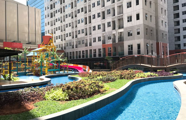 Stunning And Comfy Studio Apartment Transpark Juanda - Photo 19