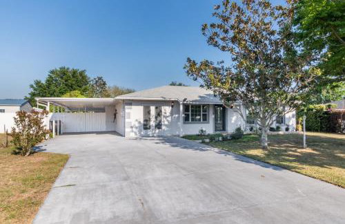 Family Retreat with Pool Fenced Yard AC - Foto 29