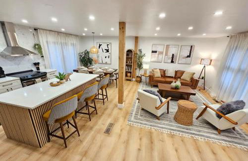 Luxury 4BR near Six Flags & Naval Base - Foto 9