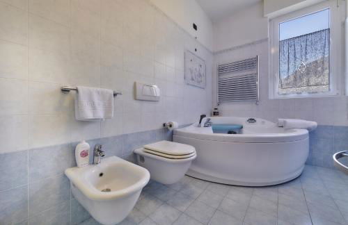 Balcony Lake View Apartment - Foto 13