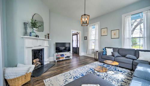 Spacious Abode, Walk to Texas Heroes Square! - Foto 5