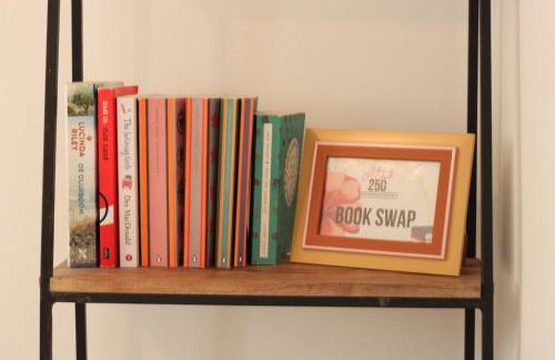 Pool Oasis with Mountain Views - Foto 34