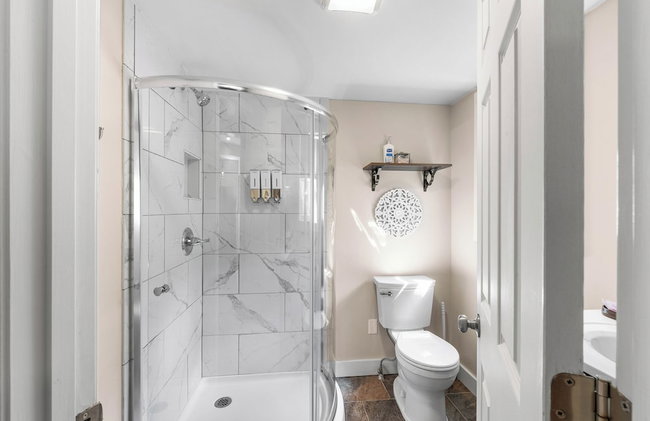 TuckAway Suites at East Branch - Foto 95
