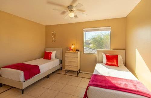 Heated Pool • Mini Golf • Huge Backyard • King Bed - Foto 27