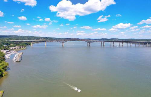 Deck View of Hudson River & Mt Beacon / Boho Suite - Foto 24