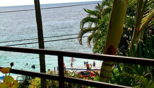 Direct oceanfront Magic Sands beach condo - Pool, AC, 2B2B, sleeps 6 - Foto 4