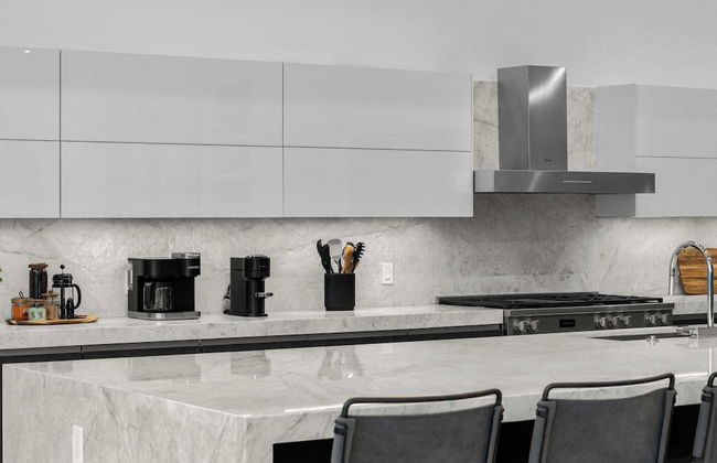 Sleeps 26 Pool, Hot Tub, Pickleball & Putting Green Bravo Villa #12 by Avantstay - Foto 34