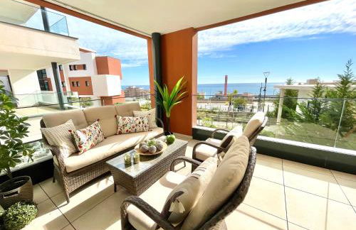 Luxury 3 Bedroom Apartment 300m from the Beach - Photo 13