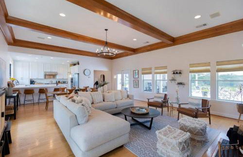 Colorado river access, game room & swimming pool - Photo 52