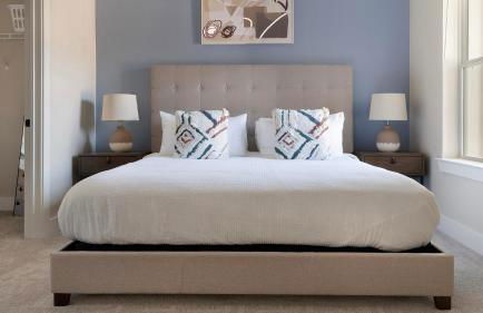 Landing Stylish 1BD Pool Clubhouse - Photo 10