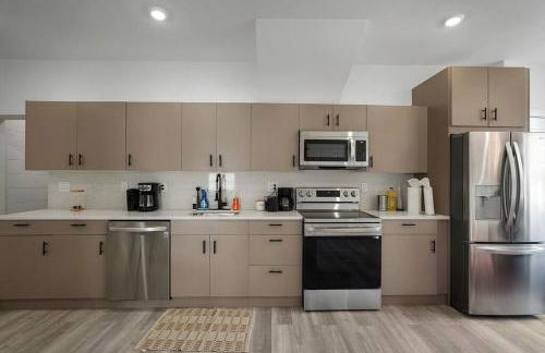 Enjoy City Skyline Views from private RoofDeck! - Foto 8