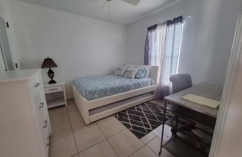 Home 3 beds 1 full bath 1 half bath Port Charlotte near beach - Foto 27