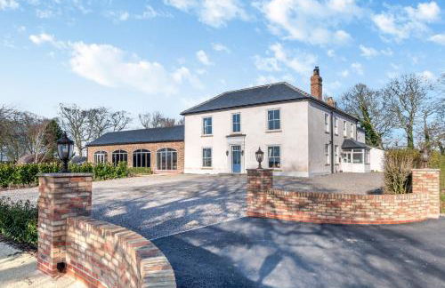 Carlton Manor - Foto 1