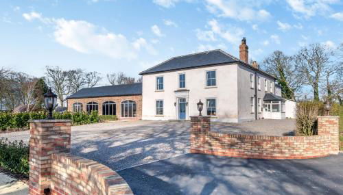 Carlton Manor - Foto 1