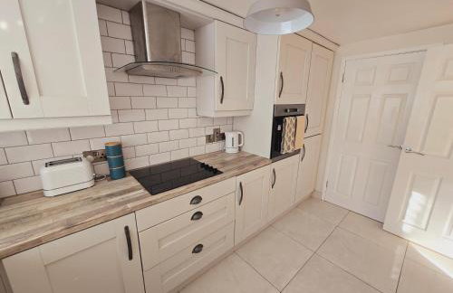 The Bogside Haven - Heart of Derry - Photo 14