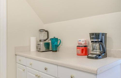 Hike, Golf and Boat Wake Forest Home with Yard - Foto 6