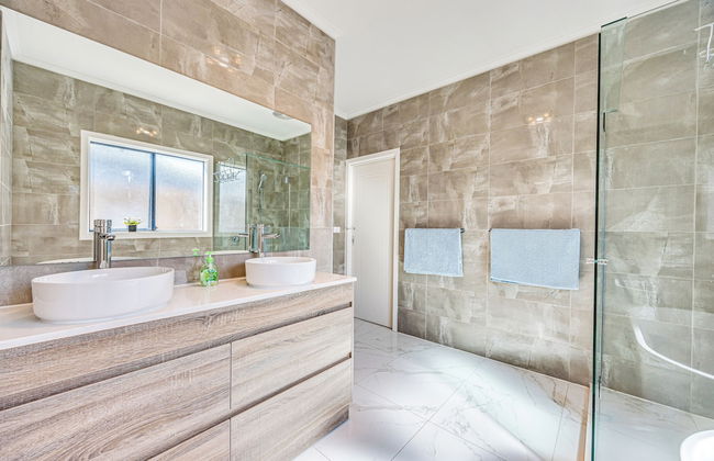 StayAU 6BR Deluxe Lakeview Point Cook - Foto 3