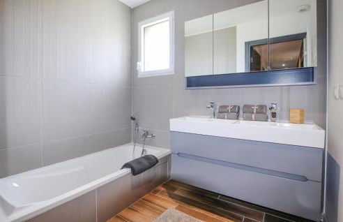 Lovely Home In Cléon D'andran - Foto 8