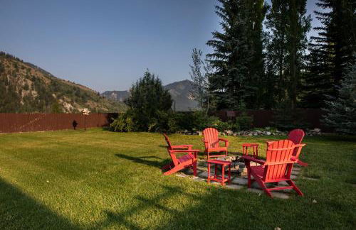 Alpine Highmark by KABINO Hot Tub Fire Pit Fully Fenced Backyard WiFi - Foto 32