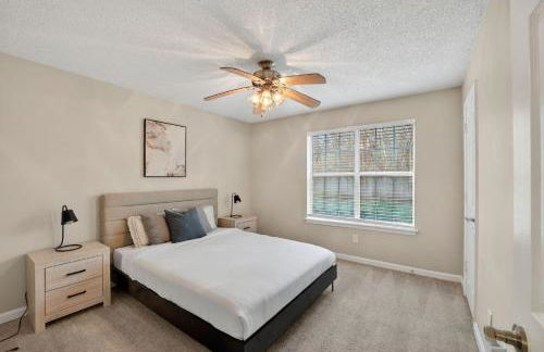 Stylish 2BR2BA with room to unwind - Foto 4