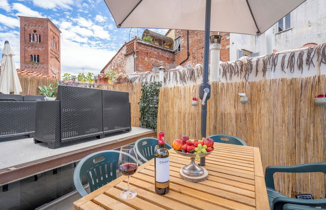 Lucca Old Town Apartment - Photo 19