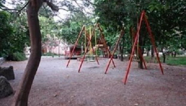 Zona de juegos infantil al aire libre
