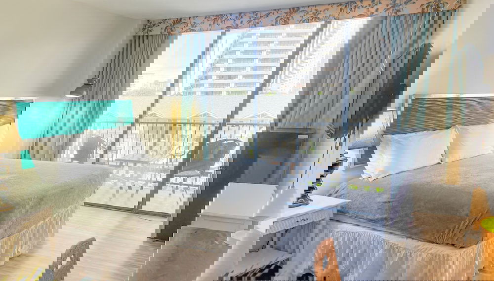 Homey Aqua Palms Studio Condo by RedAwning - Foto 1, Imagen principal