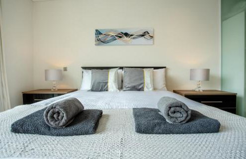 Contemporary Penthouse in Battersea Power Station - Photo 3