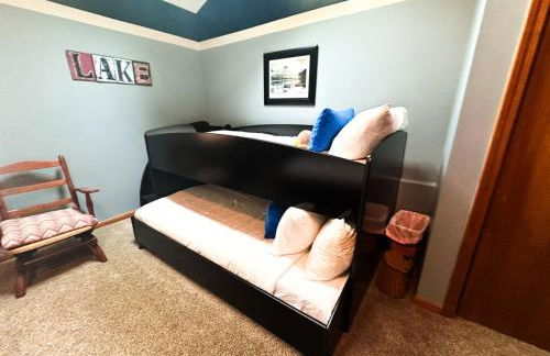 Lakefront Home 4Bed3BathDockFirepitGrill-12PP - Foto 29