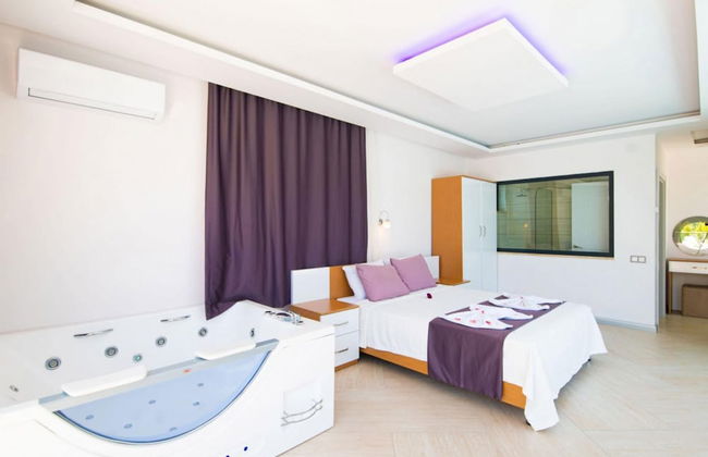 Dreamy Villa With Private Pool and Jacuzzi in Kas - Foto 39