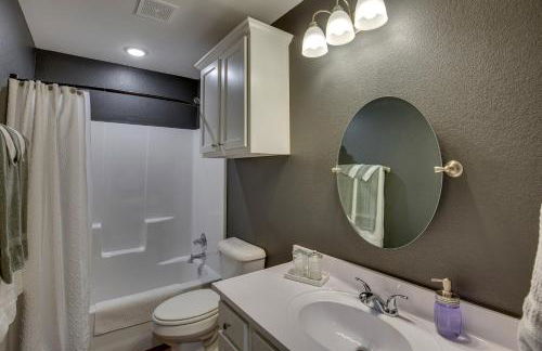 Madill Vacation Rental with Grill Near Lake Texoma! - Foto 17