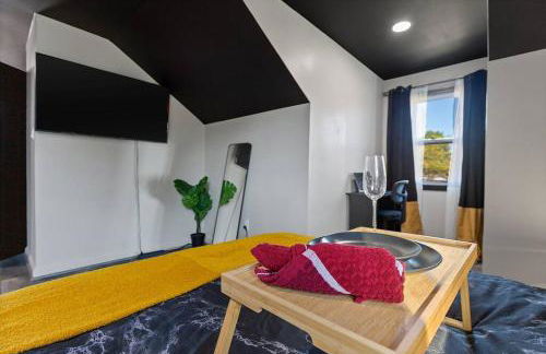 Dark House With HotTub TV in Rooms - Foto 41