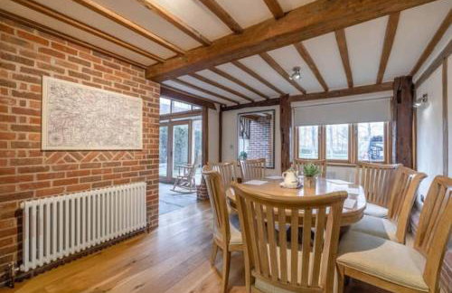 Dorney,Windsor Family Getaway with Hot Tub - Photo 7