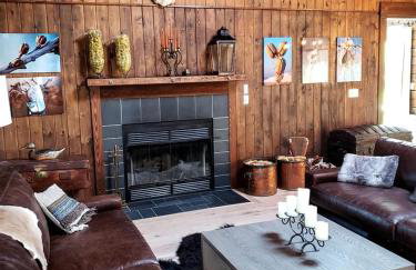 Elegant Western-Style Vacation Rental with Mountain Views near Madison River in Ennis, Montana - Foto 7