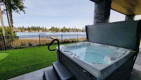 4BR 4BA Modern Lakefront Lodge - Photo 4