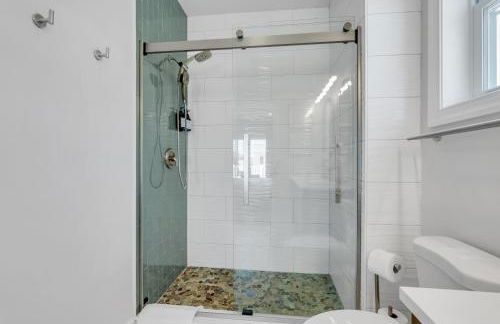 1 Block to Beach, Park 3 cars, Game Room and Balcony - Foto 3