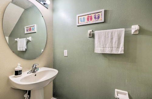 Spacious Family Home with Spa in Davenport! - Photo 12