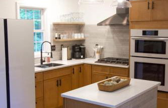 Lincolnville 2BR - Beach Vibes & Backyard BBQ - Foto 3