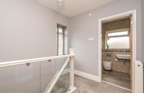 51 Main Avenue · Luxurious Modern York House with Garden Parking - Pass the Keys - Foto 26