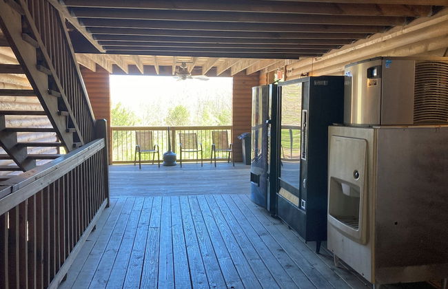 Gold Suites Rentals - Photo 20