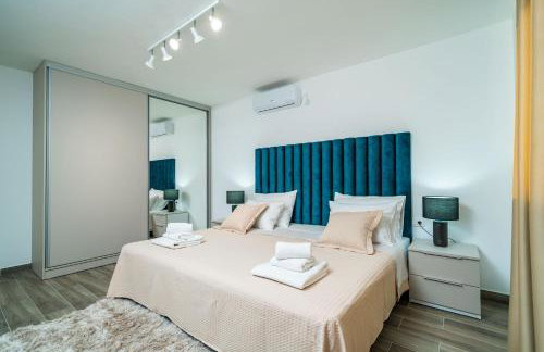 Villa Petmat - with private pool and 6 bedrooms - Photo 46