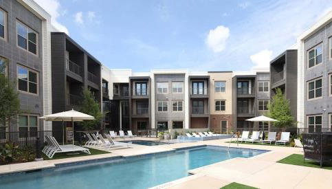 Boulevard Stays Pool Gym Parking 1BR King Suite C - Foto 2