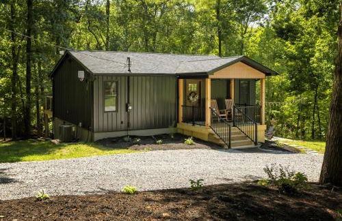 Modern 2BR Cabin w Hot Tub Near Wine Trail - Photo 34