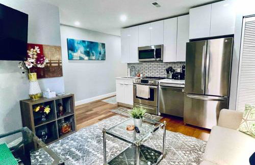 Downtown City Hall close by Kimmel Center 1BD - Photo 2