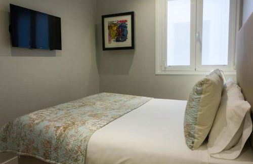 Arenal Suites Preciados - Photo 40