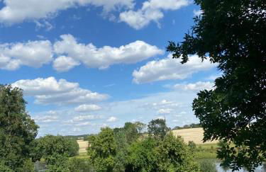 Neu renoviert: 11 Zimmer mit großer Wohnküche, mitten in der Natur - Foto 3