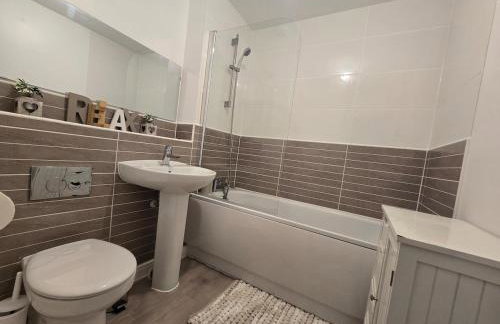 The Charm Luxury House - 8mins to NEC, Birmingham Airport - Foto 42